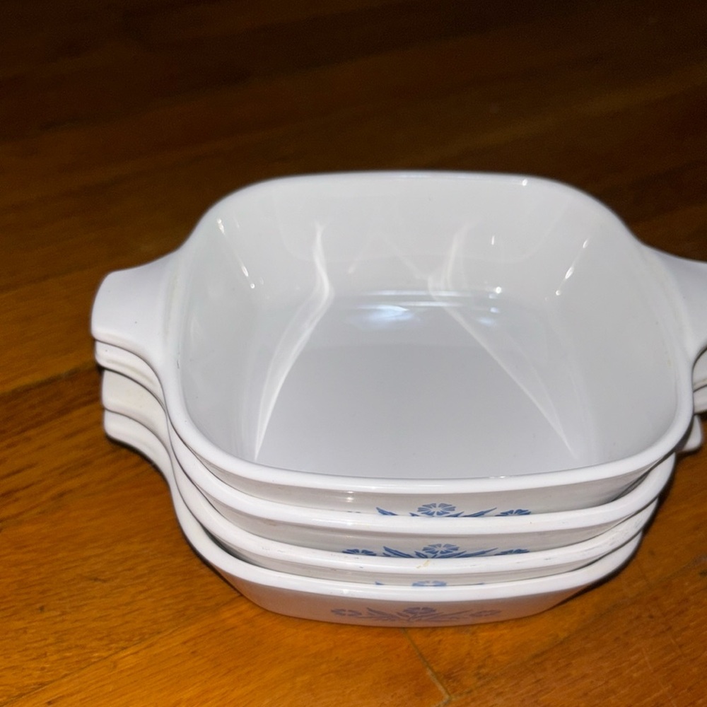 Home goods EUC vintage Corning ware 4 pieces P-41-B 1 3/4 cup RANGE- OVEN
